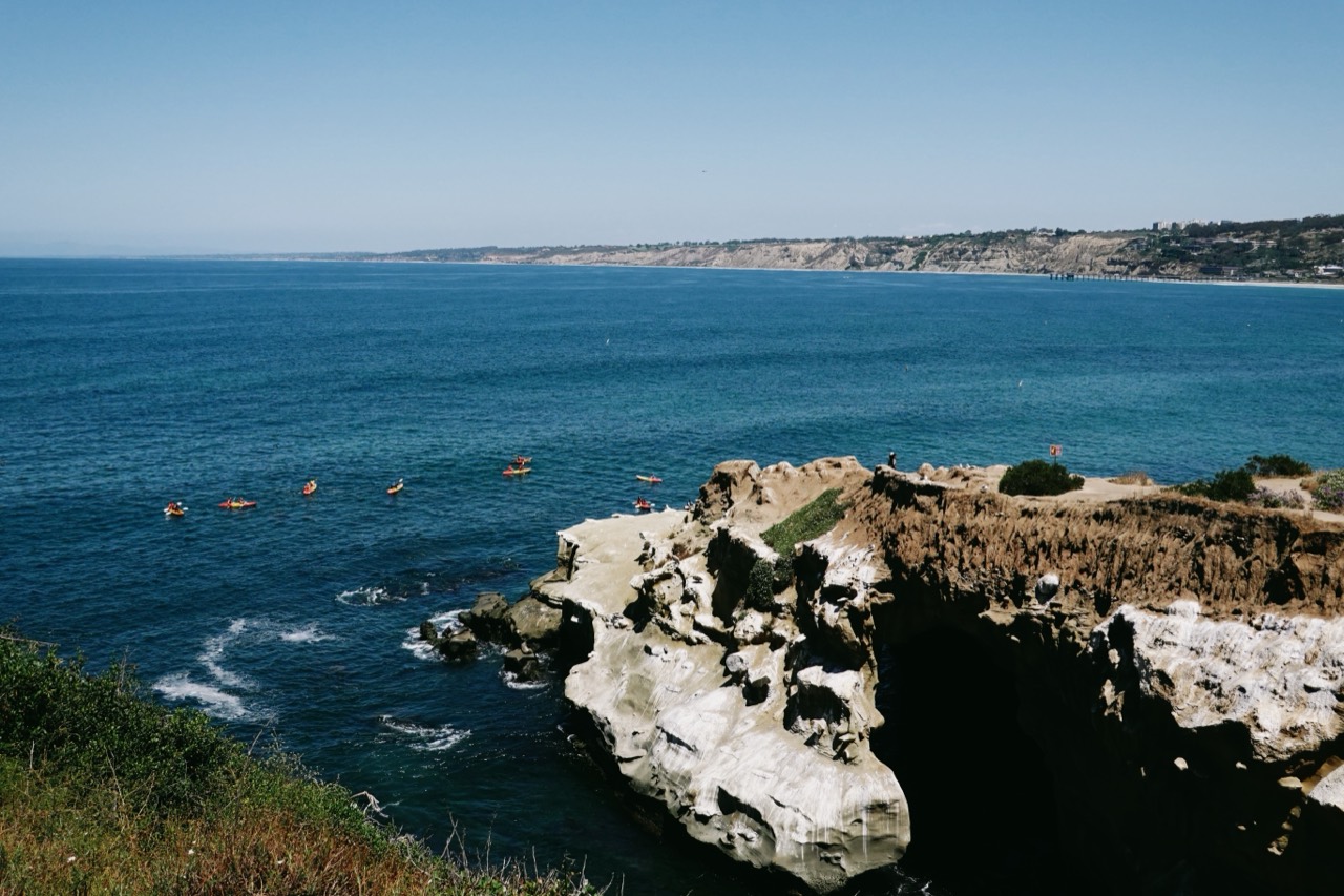 La Jolla Cove, cliffs, and kayaks